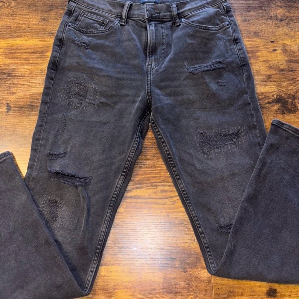 NWOT Women’s Black Distressed Skinny Jeans